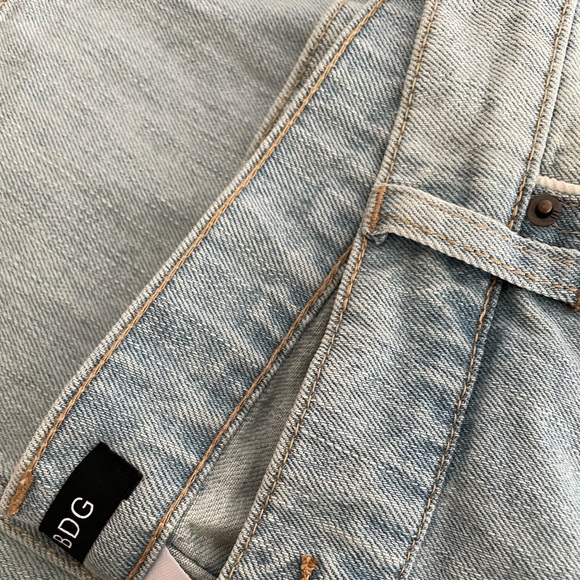 NWOT Urban Outfitters BDG Size 32 Bleach Wash Denim Flare Cropped Jeans - Picture 3 of 5